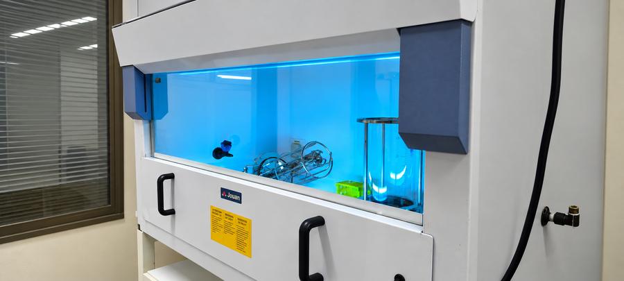 Revisión de equipos de laboratorio
